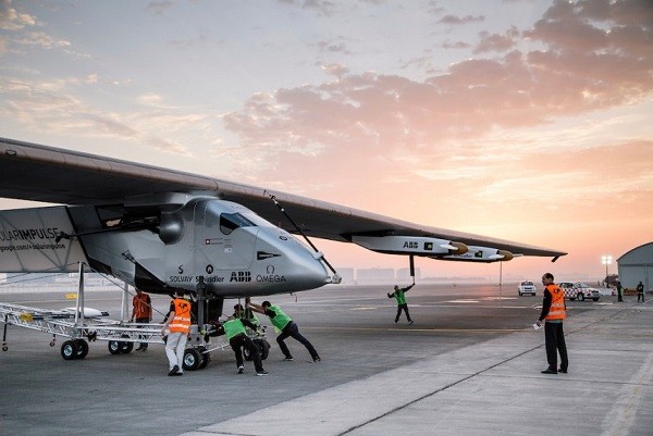 Máy bay năng lượng mặt trời Solar Impulse 2 bay 4000 dặm không nghỉ ảnh 5