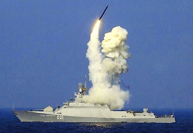 Chiến hạm "hạt tiêu" Nga mang tên lửa Kalibr đến trợ chiến ở Syria ảnh 2