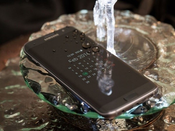 Galaxy S7 và S7 edge trang bị cảm biến chống nước qua cổng USB? ảnh 3