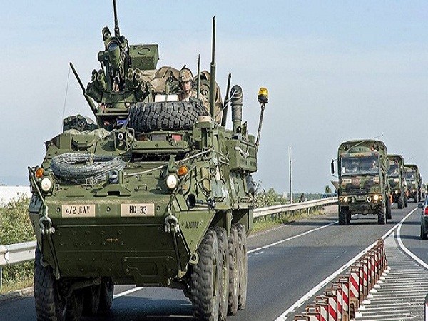 Ông Lavrov tố NATO đang tiếp tục tăng quân gần biên giới Nga ảnh 1