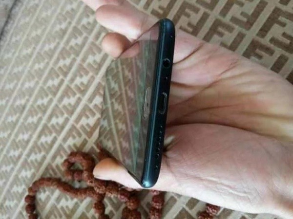 OnePlus 3 lộ diện "khoe" cổng USB Type-C ảnh 2
