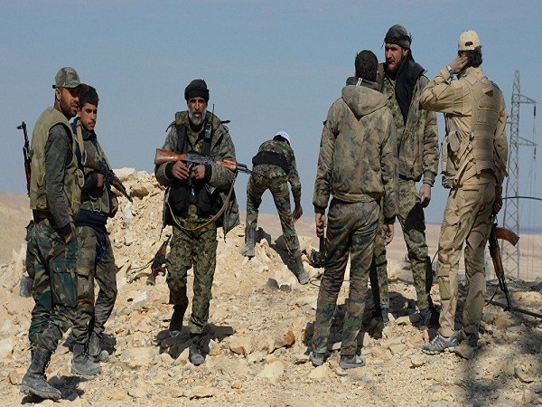 Khủng bố IS thua thảm ở Raqqa, Aleppo và Deir ez-Zor? ảnh 1