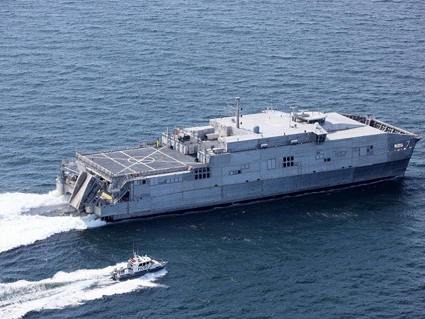 Hải quân Mỹ tiếp nhận tàu vận tải viễn chinh cao tốc Carson City ảnh 1
