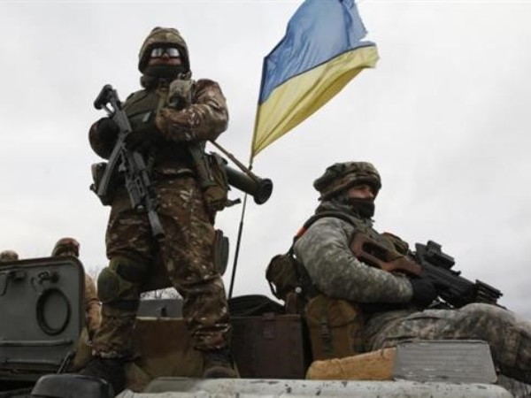 Đụng độ ở miền đông Ukraine, 3 binh lính thiệt mạng ảnh 1