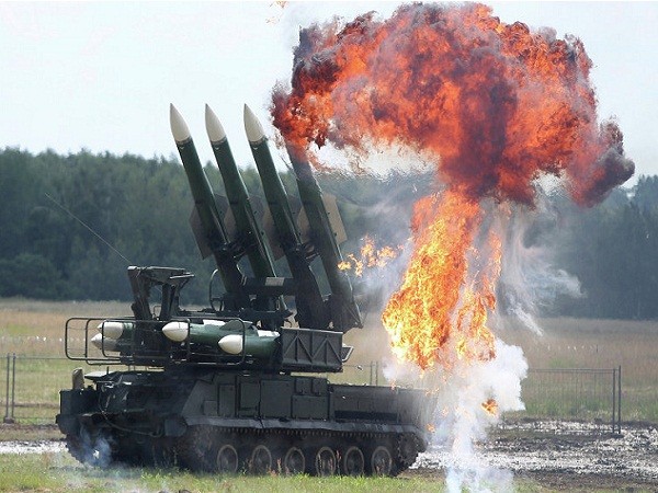 Quân đội Nga nhận một loạt tên lửa phòng không Buk và Pantsir-S ảnh 1