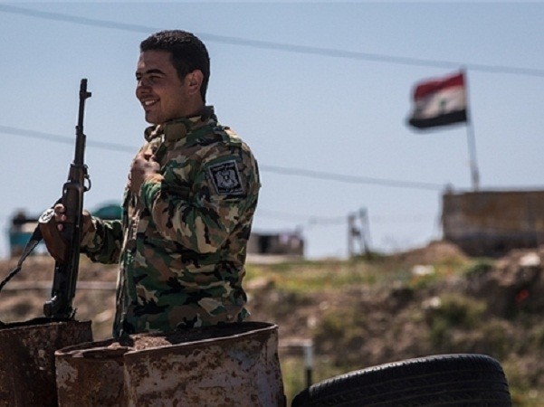 Quân đội Syria vừa giành lại 2 thị trấn gần căn cứ Kuweires từ tay IS ảnh 1