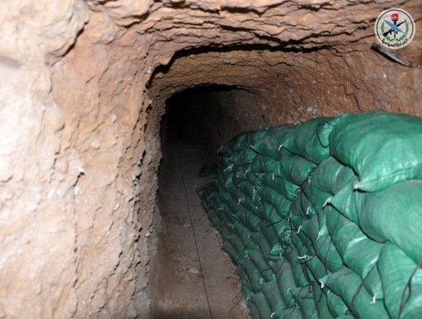 Quân đội Syria phát hiện đường hầm lớn của phiến quân ở Damascus ảnh 1