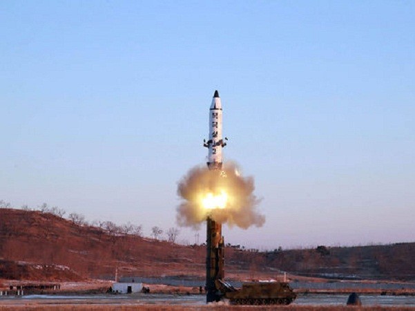 Trung Quốc kêu gọi Mỹ, Triều Tiên "giữ bình tĩnh, dừng khiêu khích nhau" ảnh 1