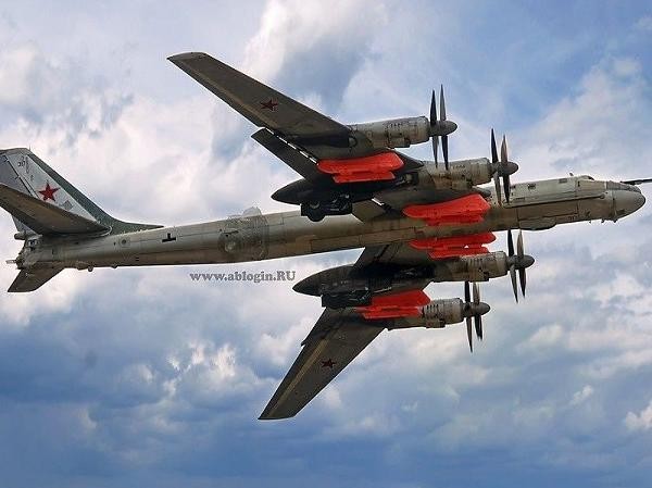 "Gấu bay" Tu-95MS Nga: 60 năm vẫn khiến Mỹ lo ngại ảnh 1