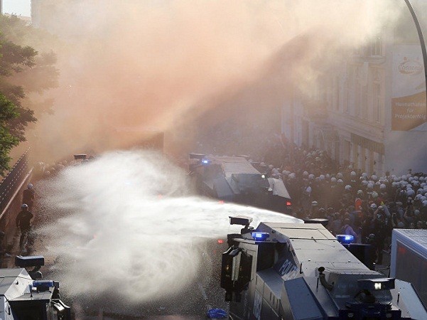 Đức: Cảnh sát đụng độ người biểu tình trước thềm hội nghị G20 ảnh 1