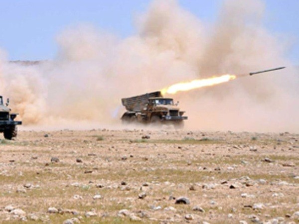 Các lực lượng ủng hộ SAA "dội mưa" tên lửa vào căn cứ Thổ Nhĩ Kỳ ảnh 1