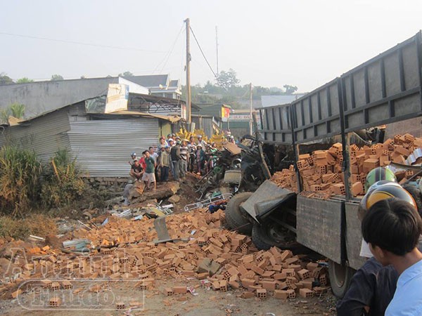 Đắk Lắk: Tai nạn giao thông nghiêm trọng, 6 người tử vong tại chỗ ảnh 1