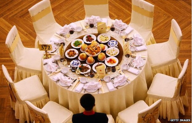 Trung Quốc không khuyến khích tổ chức các bữa ăn và nghi lễ có chi phí đắt đỏ, trong chính sách “thắt lưng buộc bụng” chống tham nhũng của Chủ tịch Tập Cận Bình.