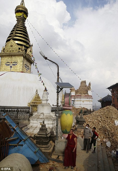 3.200 người chết, di sản thế giới bị động đất phá hủy hoang tàn ở Nepal ảnh 10