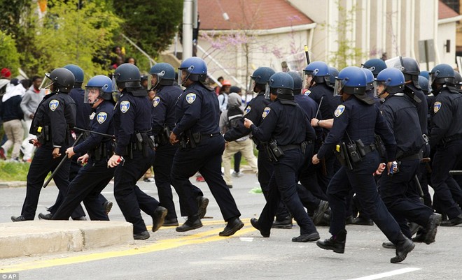 Baltimore (Mỹ) bạo động sau cái chết mới nhất của thanh niên da đen ảnh 5
