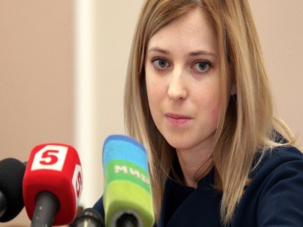 Nữ công tố viên xinh đẹp Crimea "cảm ơn" lệnh trừng phạt của phương Tây ảnh 1