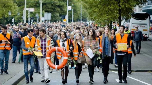 Châu Âu dậy "sóng ngầm", biểu tình "hai phe" vì khủng hoảng di cư ảnh 2