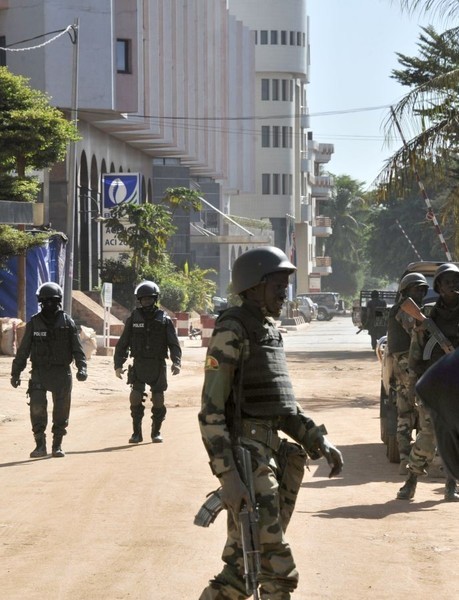 Tấn công khủng bố ở Mali: Đã giải thoát 87 con tin, nghi vấn dồn vào Al-Qaeda ảnh 5