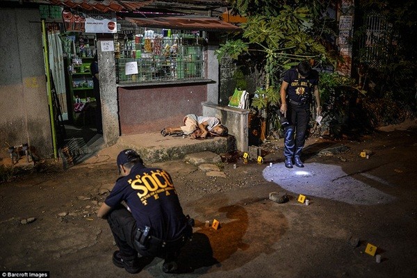 Hàng chục quan chức Philippines dính đến ma túy đầu hàng vì sợ bị giết chết ảnh 5