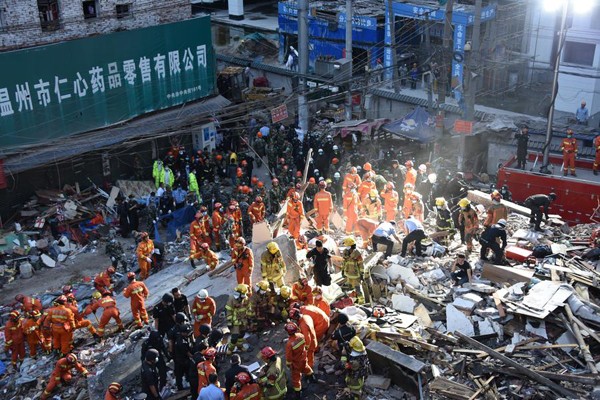 Sập nhà ở Trung Quốc, 8 người thiệt mạng ảnh 1