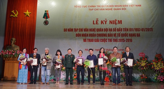 Tạp chí Văn nghệ Quân đội đón nhận Huân chương Bảo vệ Tổ quốc Hạng Ba ảnh 4