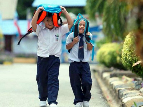 Malaysia: Hàng trăm trường học đóng cửa vì nắng nóng ảnh 1