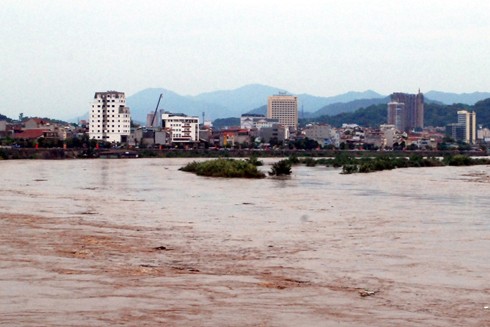 Lũ sông Hồng tại Lào Cai diễn biến bất thường ảnh 1