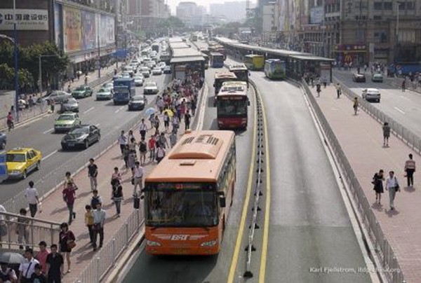 Buýt nhanh BRT Hà Nội và các nước ảnh 6