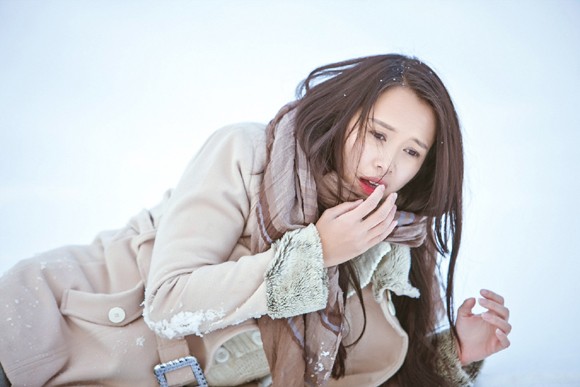 Top 5 Hoa hậu Ngọc Anh vật lộn trong tuyết lạnh ảnh 4