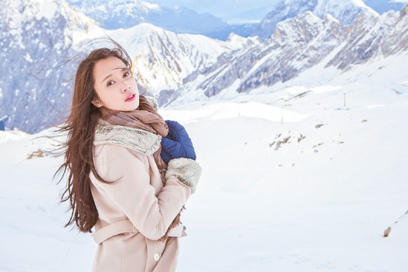Top 5 Hoa hậu Ngọc Anh vật lộn trong tuyết lạnh ảnh 9