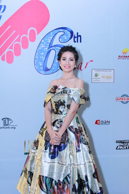 Phan Thị Mơ lộng lẫy dự gala "Người đẹp và lòng nhân ái" ảnh 2