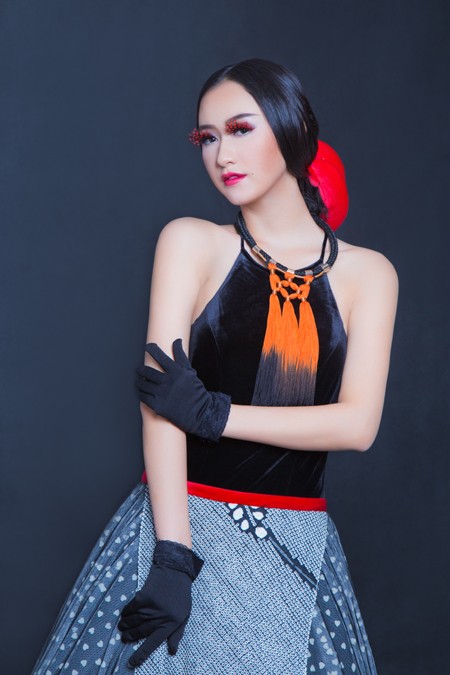 NTK Võ Việt Chung "tung" 3 bộ sưu tập trong Fashion show tại Mũi Né ảnh 3