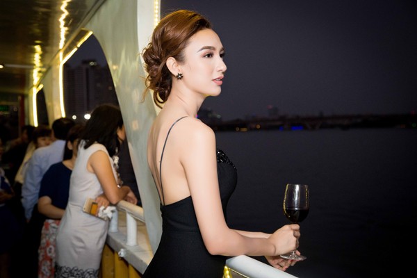 Hoa hậu Ngọc Diễm khoe dáng chuẩn với đầm đuôi cá ảnh 5