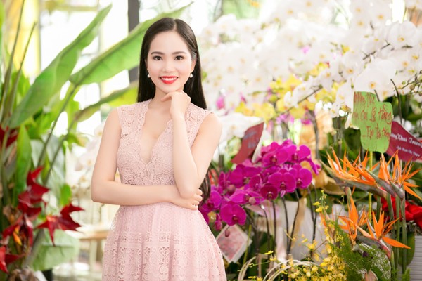 Ngẩn ngơ trước vẻ dịu dàng đầy quyến rũ của Hoa hậu Dương Kim Ánh ảnh 5