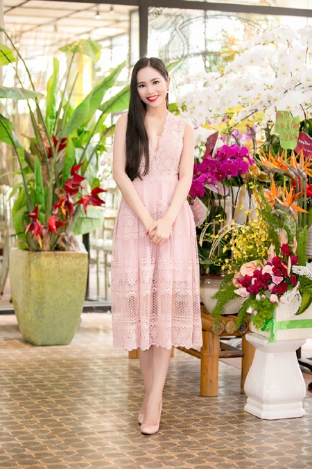 Ngẩn ngơ trước vẻ dịu dàng đầy quyến rũ của Hoa hậu Dương Kim Ánh ảnh 4