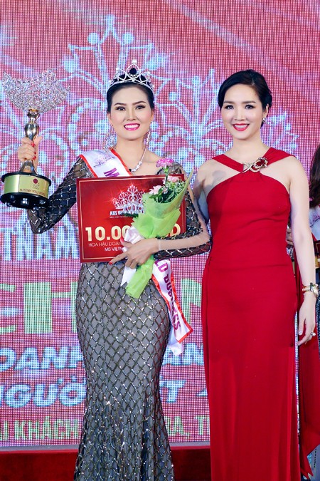 Người đẹp Kim Thoa đăng quang Hoa hậu Doanh nhân thế giới người Việt ảnh 3