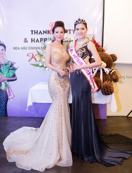 Hoa hậu Kim Thoa rạng ngời trong tiệc mừng sinh nhật ảnh 1