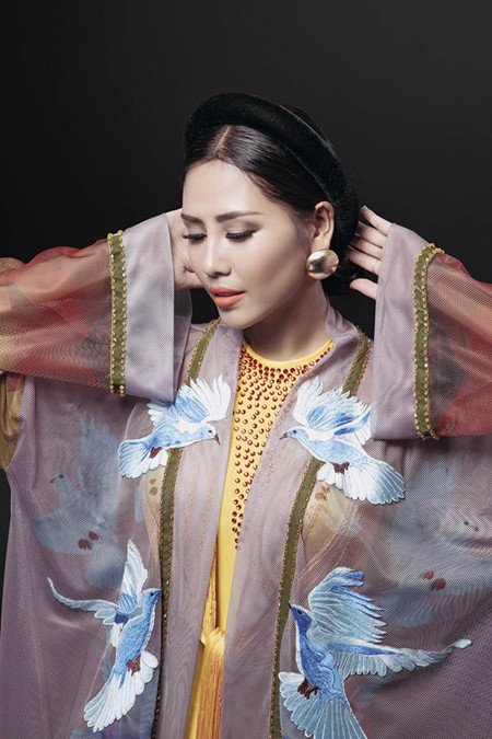 Cận cảnh bộ áo tứ thân Nguyễn Thị Loan trình diễn tại cuộc thi Hoa hậu Hòa bình quốc tế ảnh 2
