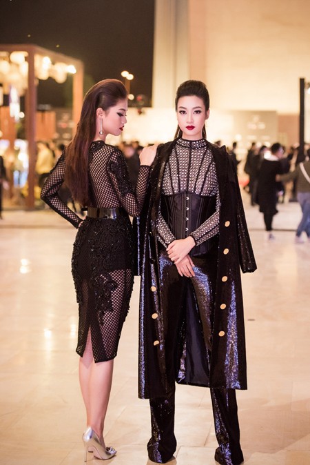 Choáng ngợp với phong cách thời trang ấn tượng của Hoa hậu Mỹ Linh tại VIFW 2016 ảnh 9