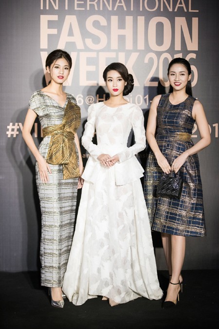 Hoa hậu Mỹ Linh "đọ sắc" với chị em Á hậu Thanh Tú - Trà My ảnh 1