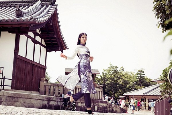 Hoa hậu Ngọc Hân khoe sắc với áo dài ở Nhật Bản ảnh 7