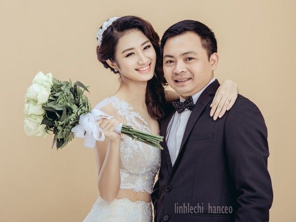 Ảnh cưới ngọt ngào của Hoa hậu Thu Ngân và Chủ tịch CLB FLC Thanh Hóa ảnh 2