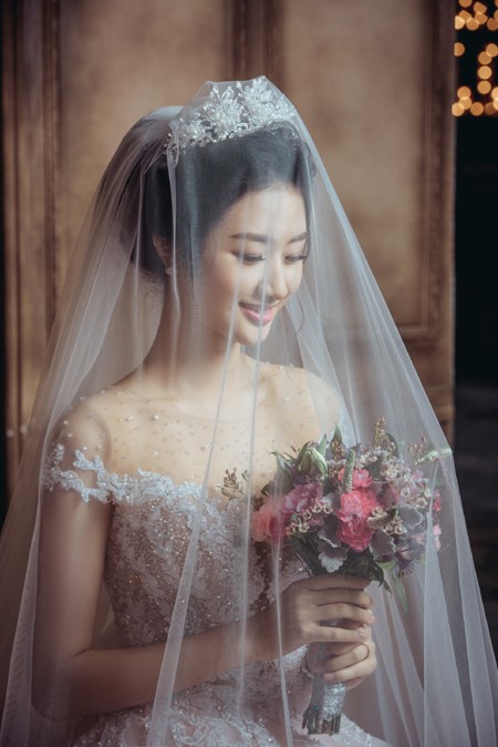 Ảnh cưới ngọt ngào của Hoa hậu Thu Ngân và Chủ tịch CLB FLC Thanh Hóa ảnh 3