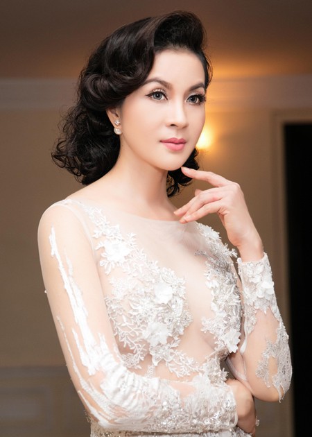 MC Thanh Mai lộng lẫy nhận giải thưởng "Người phụ nữ tài sắc" ảnh 6