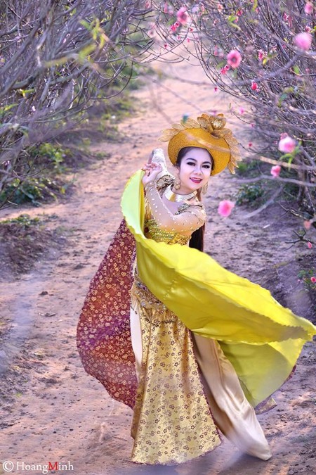 "Cô gái vàng" bellydance Đỗ Hồng Hạnh quyến rũ trong bộ ảnh xuân ảnh 4