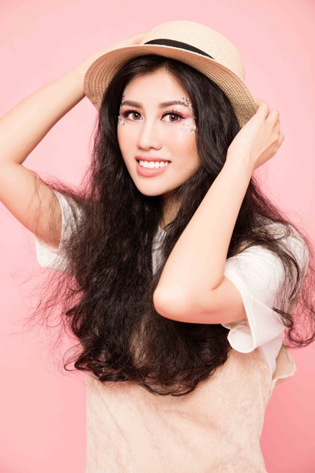Top 9 Hoa hậu Du lịch quốc tế Emily Hồng Nhung ngọt ngào đón Valentine ảnh 4