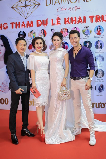Dàn người đẹp chúc mừng Hoa hậu Huỳnh Thúy Anh "lấn sân" kinh doanh ảnh 4