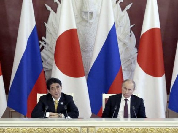 Nhật Bản công khai dùng chính sách "nước đôi" với Nga ảnh 1