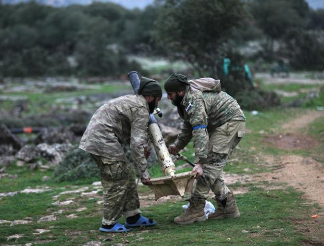 [ẢNH] Các tay súng FSA được Thổ Nhĩ Kỳ hậu thuẫn quyết chiến tại Syria ảnh 13
