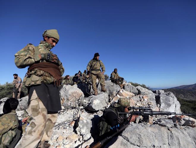[ẢNH] Các tay súng FSA được Thổ Nhĩ Kỳ hậu thuẫn quyết chiến tại Syria ảnh 17